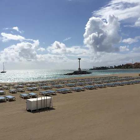 Island Village Vila