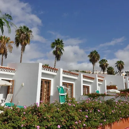 Island Village * 阿德耶