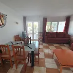 Island Village Vila