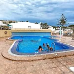 Island Village Vila